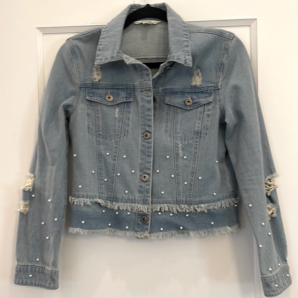 XS BB Dakota distressed with fringe accents faded Jean Jacket